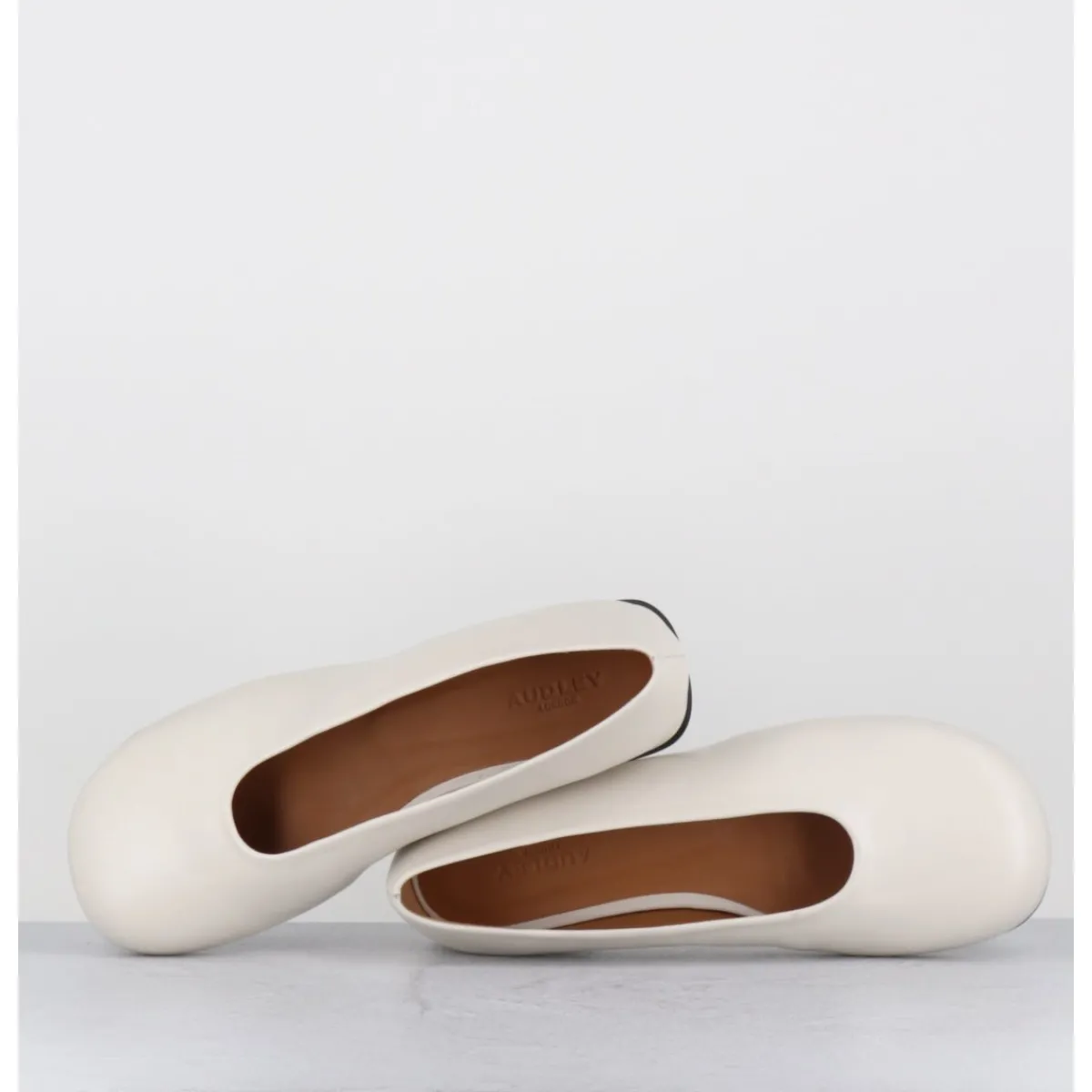 Sale AUDLEY Ballerines minimalistes en cuir - PAOLA1 MARFIL NAPPA BLANC