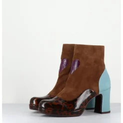 Online CHIE MIHARA Boots à talon en daim camel & coeur violet - DANLOV FIAT CASTANO