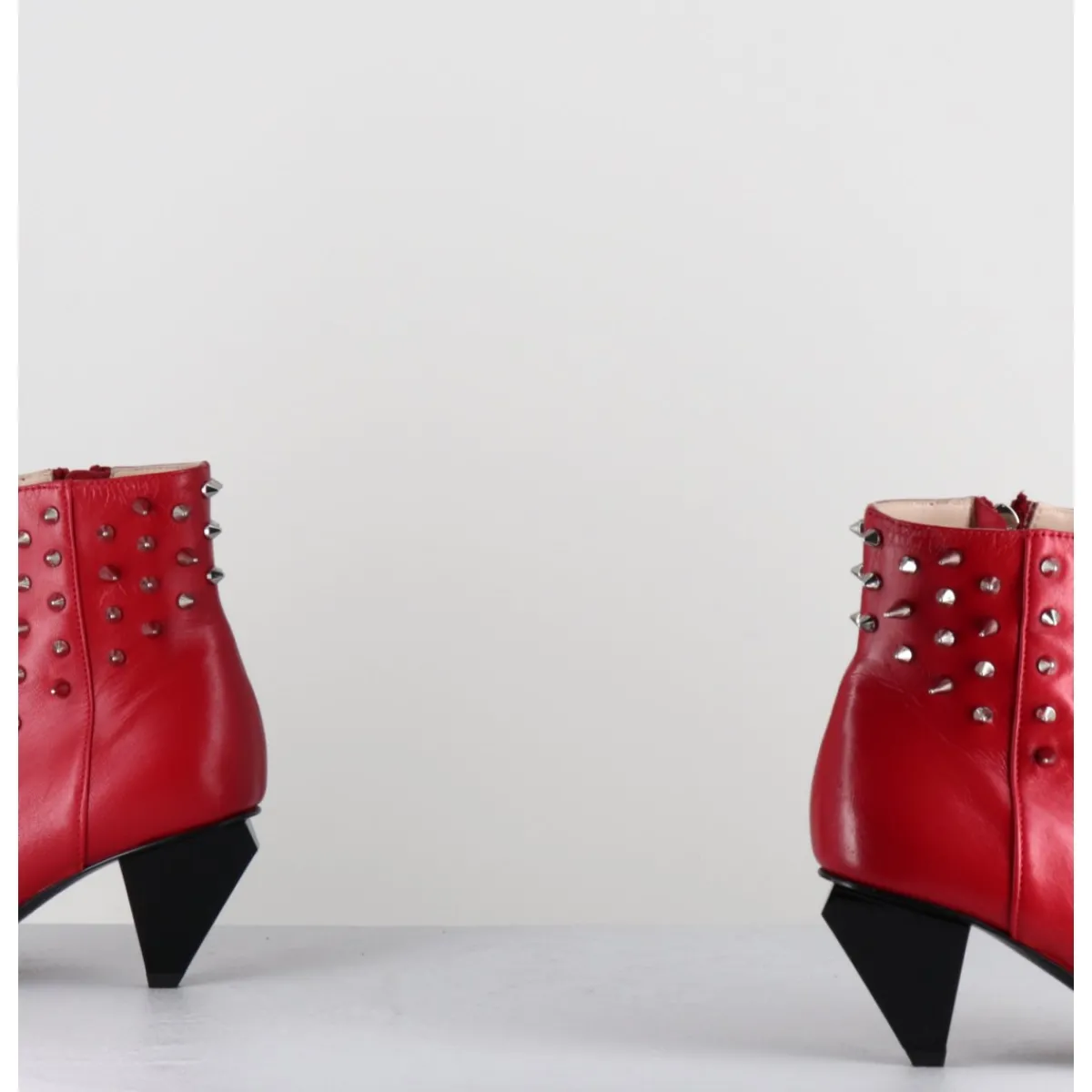 New AGL Boots bout pointu en cuir à clous - KNIFE STUDS CERISE ROUGE