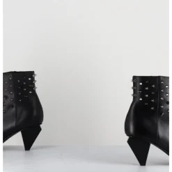 Outlet AGL Boots bout pointu en cuir à clous - KNIFE STUDS NERO NOIR