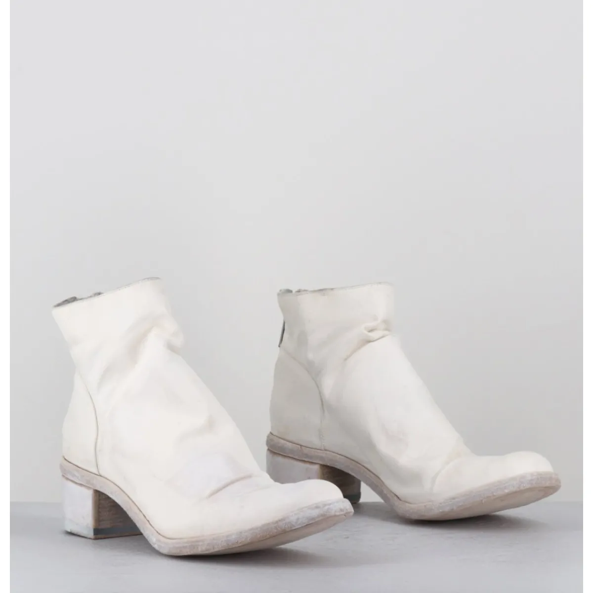 Outlet SHOTO Boots en cuir lavé ligne avant-garde - 51617 BIANCO WASHED BLANC