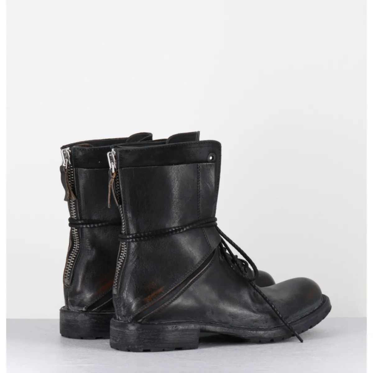 Online MOMA Boots rangers à lacets en cuir brossé - 77406 CUSNA NERO NOIR