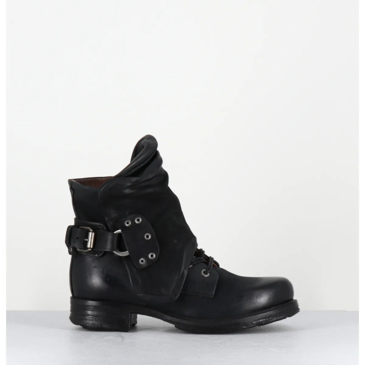Clearance A.S.98 Boots rangers à lacets en cuir noir asymétriques - A50237 NERO