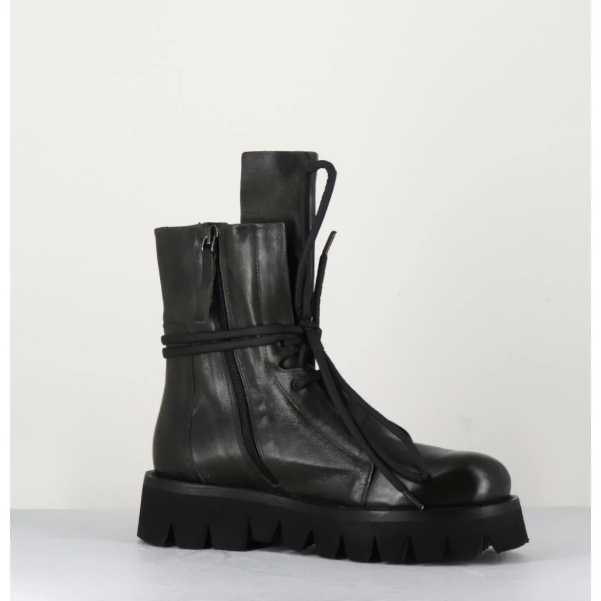 GARRICE LAB Boots rangers en cuir vert - SMILE08 BOTTLE