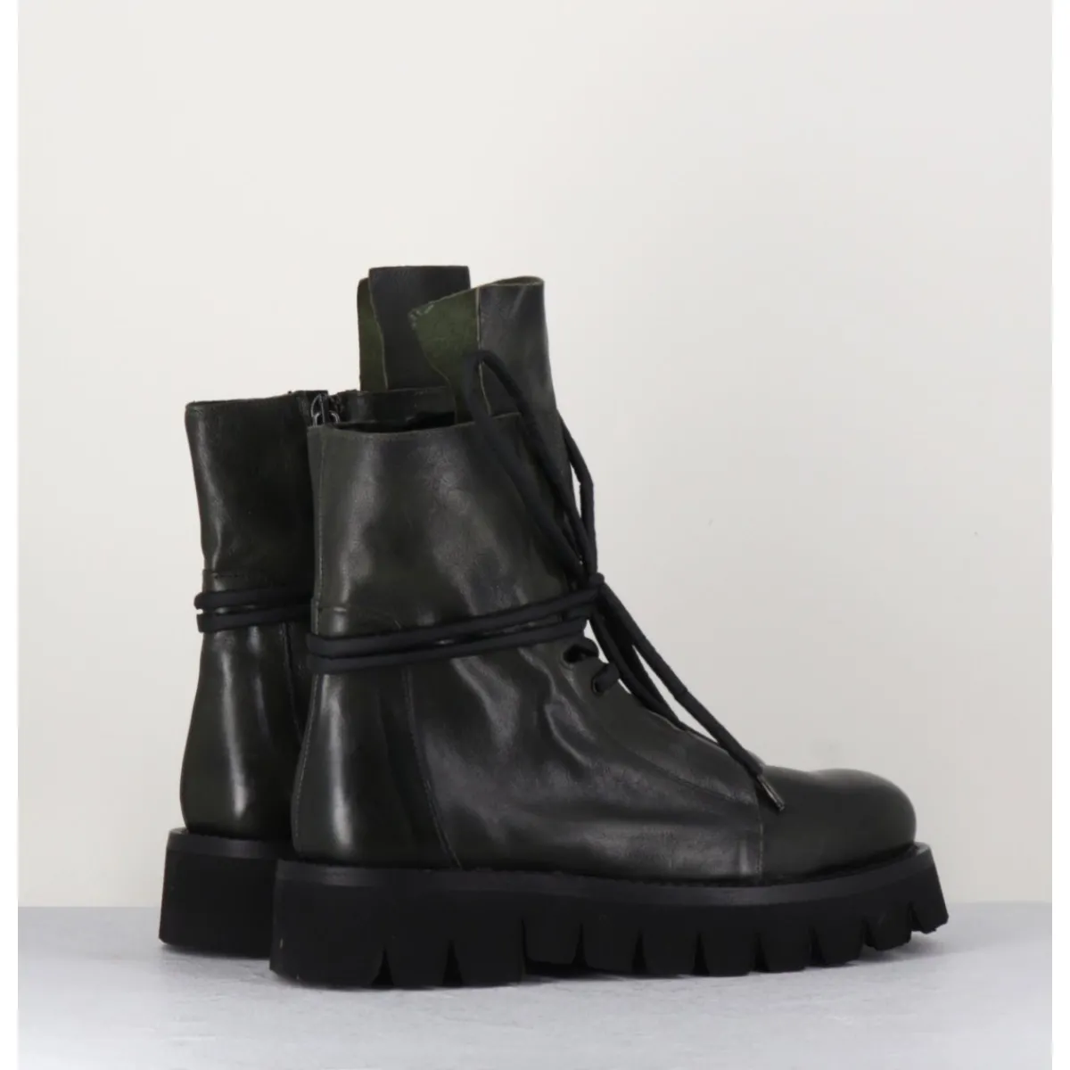 GARRICE LAB Boots rangers en cuir vert - SMILE08 BOTTLE