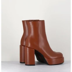 New GARRICE LAB Boots 70s en cuir marron - AIKO NAPPA LUGGAGE