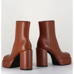 New GARRICE LAB Boots 70s en cuir marron - AIKO NAPPA LUGGAGE