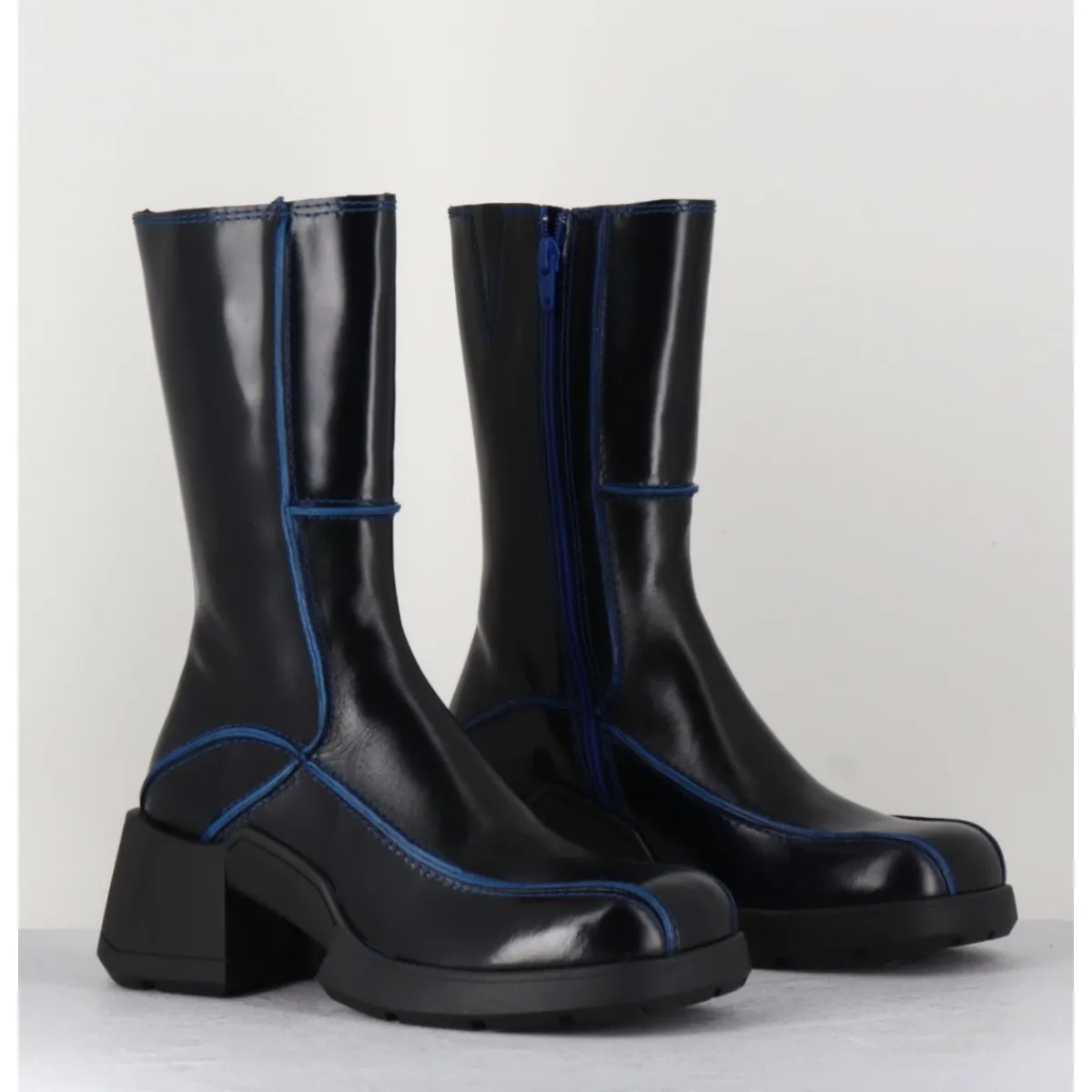 Best E8 BY MIISTA Boots tige haute en cuir lisse noir aux bords bleus - MIEKO BLU BOOTS