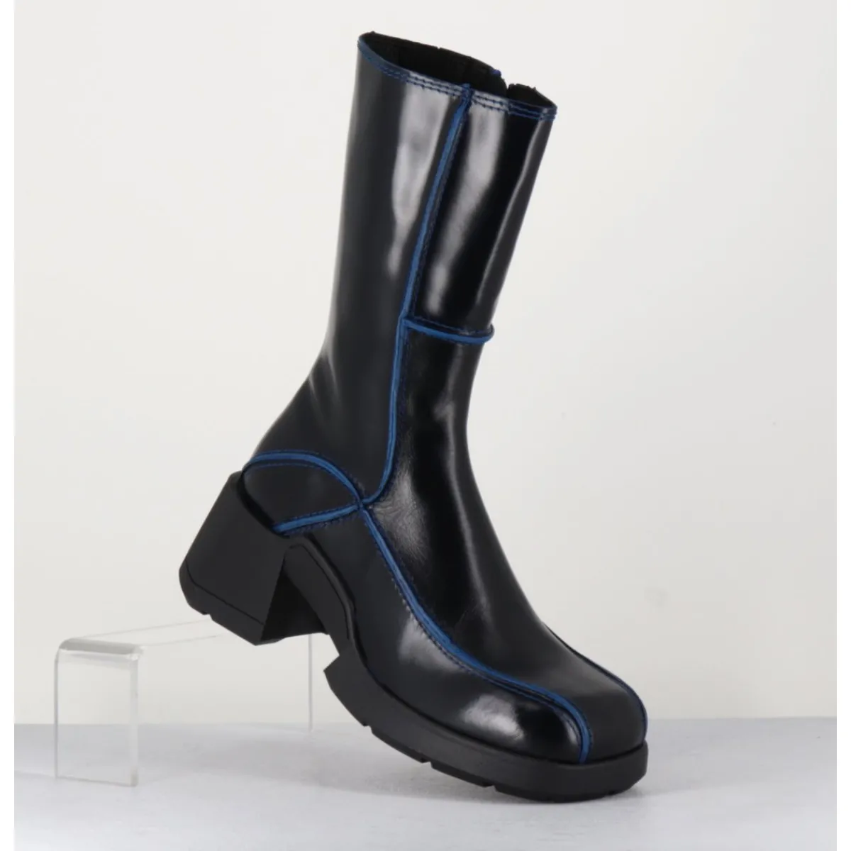 Best E8 BY MIISTA Boots tige haute en cuir lisse noir aux bords bleus - MIEKO BLU BOOTS