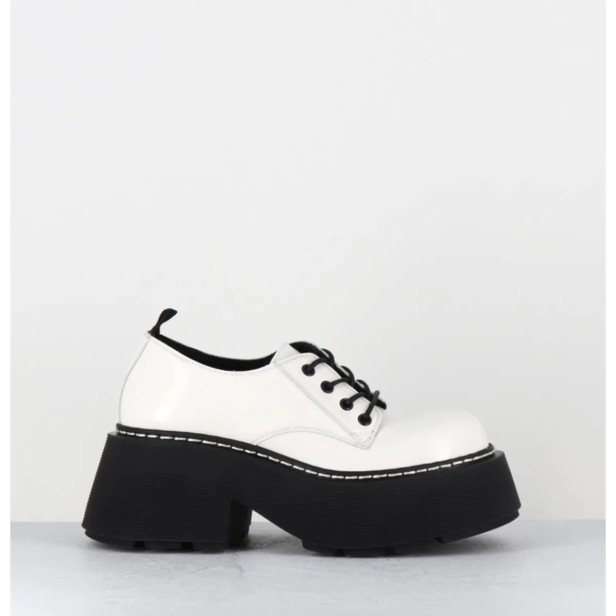 VIC MATIE Derbies en cuir glacé semelle épaisse - 1D7702D BUFFY ICE BLANC