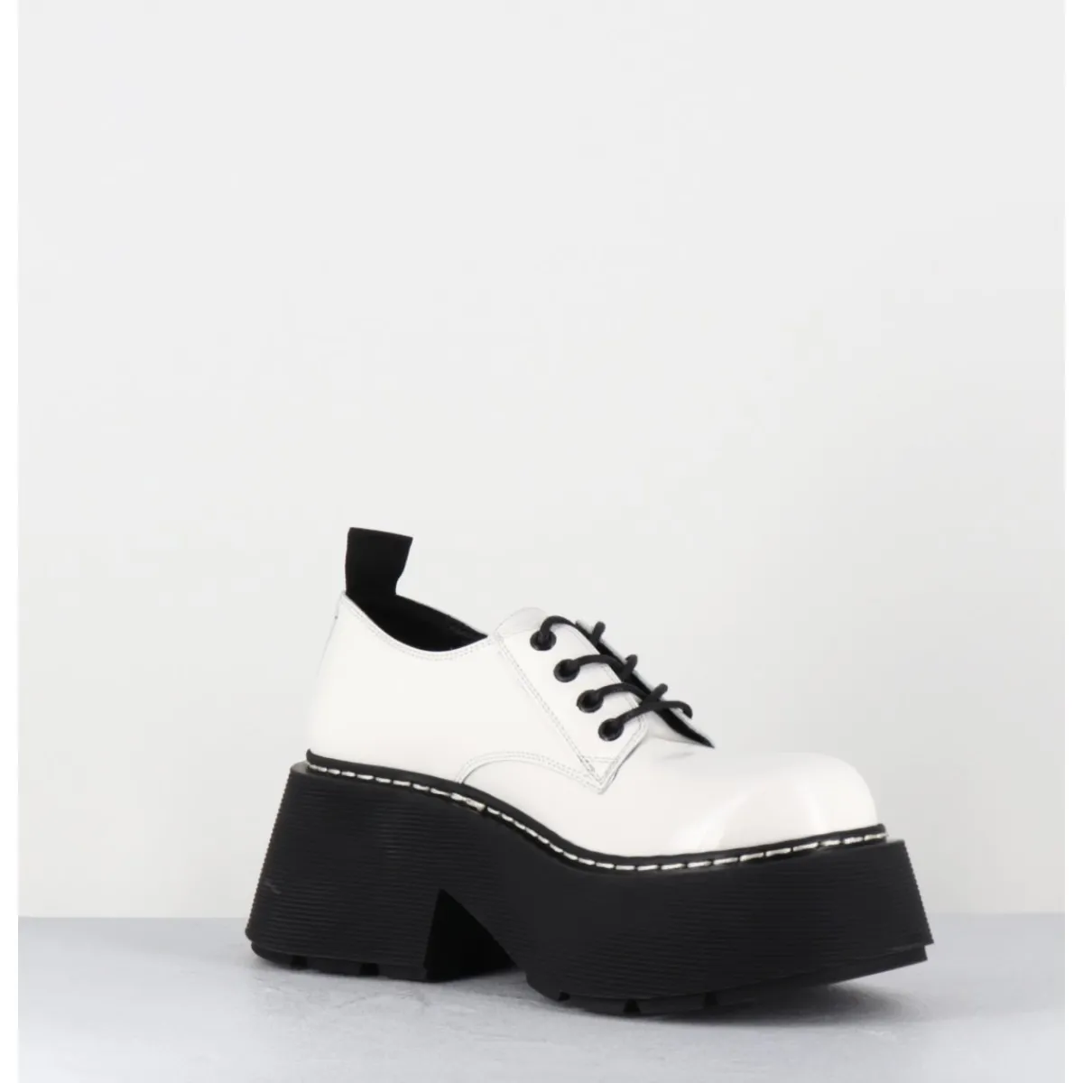 VIC MATIE Derbies en cuir glacé semelle épaisse - 1D7702D BUFFY ICE BLANC