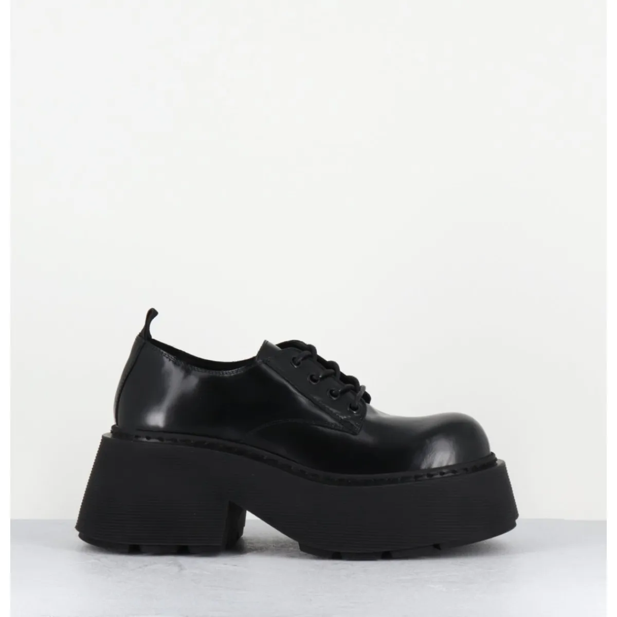 Clearance VIC MATIE Derbies en cuir glacé fumé semelle épaisse - 1D7702D BUFFY BLACK NOIR