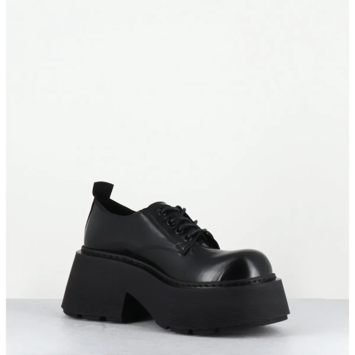 Clearance VIC MATIE Derbies en cuir glacé fumé semelle épaisse - 1D7702D BUFFY BLACK NOIR