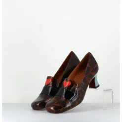 Outlet CHIE MIHARA Escarpins petit talon cuir imprimé léopard coeur rouge - MYMARA FIAT CASTANO