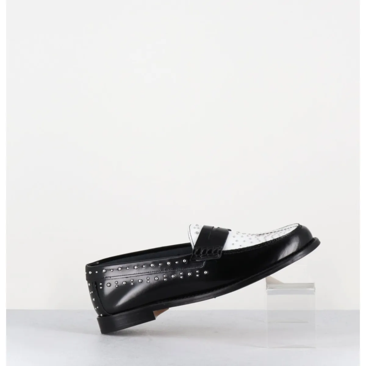 GARRICE LAB Mocassins bi-colores noir & blanc cloutés - ILAY ABRA NERO BIANCO NOIR&BLANC