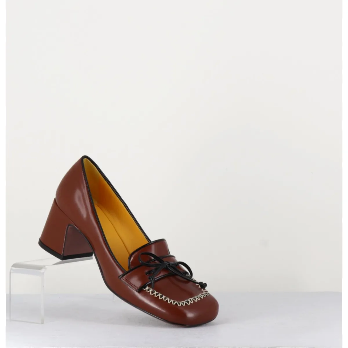 Clearance MARA BINI Mocassins en cuir lisse marron à pompon - R233M MOUSSE CUOIO COGNAC