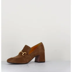 Online MARA BINI Mocassins 70s à talon en daim bout carré - ACERO CAMEL