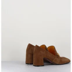 Online MARA BINI Mocassins 70s à talon en daim bout carré - ACERO CAMEL