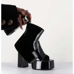 Discount GARRICE LAB Mules à haute plateforme cuir vernis - MARCHI VERNICE NERO NOIR