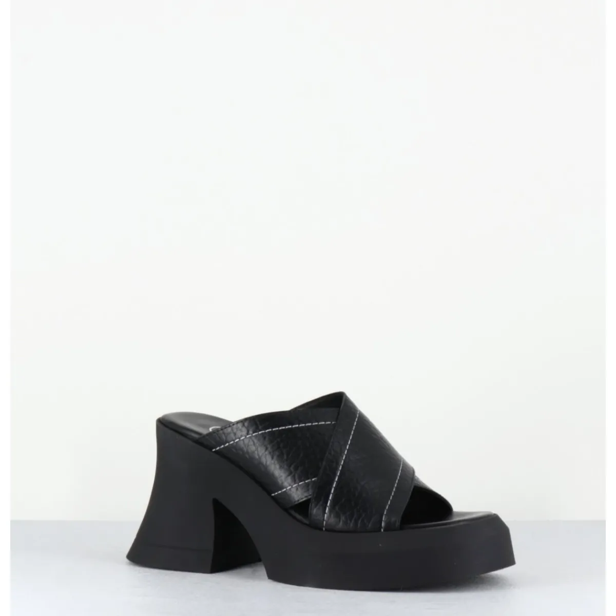 Discount E8 BY MIISTA Mules à plateforme cuir grainé & surpiqûres blanches - RAISSA BLACK MULES NOIR